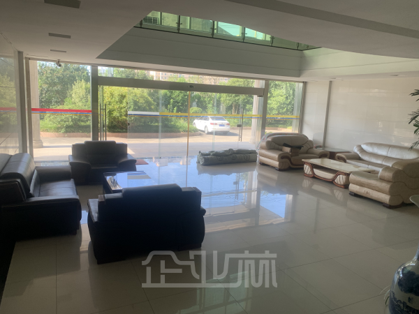 厂房正门图