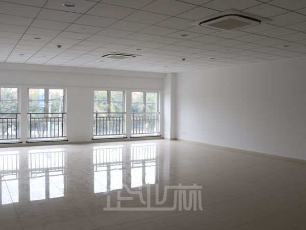 出租：苏州吴江12000平办公楼，可分割
