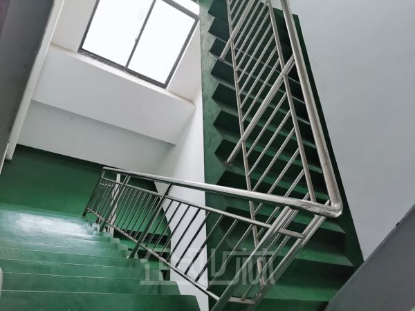 厂房正门图