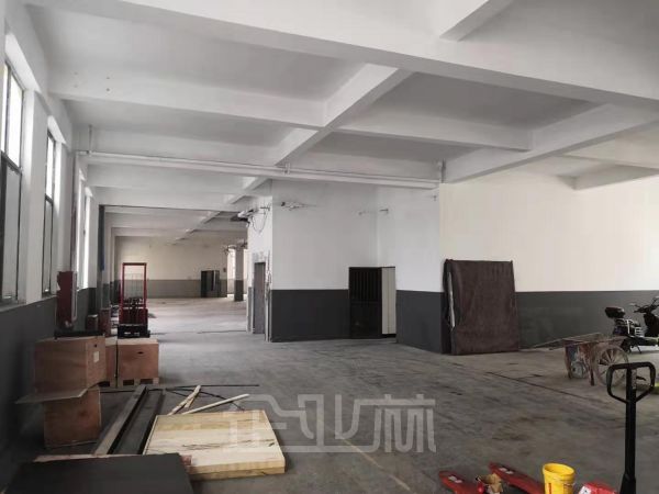 出租：嘉定南翔陈翔路厂房 1800平 多层 配套齐全