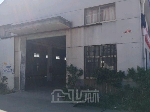苏州吴江同里屯村2400平单层厂房三层办公分割出租