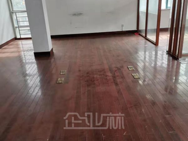 厂房正门图