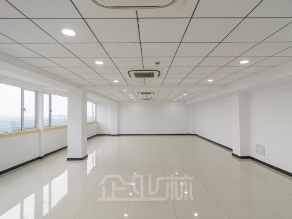 精装125平出租   松江新桥申新广场 价格含物业费开票