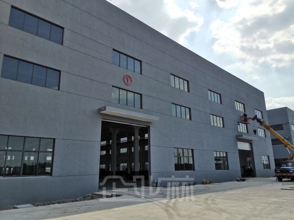 武进 一局二火车头厂房面积3800平方火车头