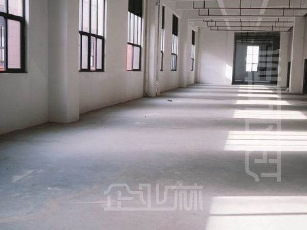出租：闵行莘庄8250平三层104板块 首高6米 厂房形象好 可分割！！