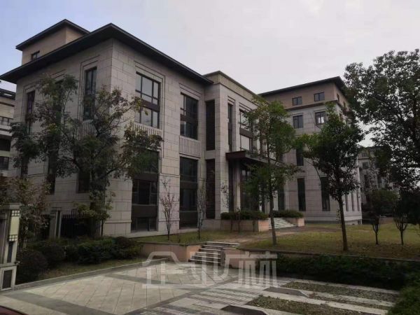 厂房正门图