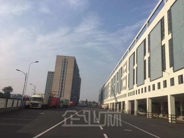 杭州富阳东洲3000方仓库出库 交通便利 设施齐全