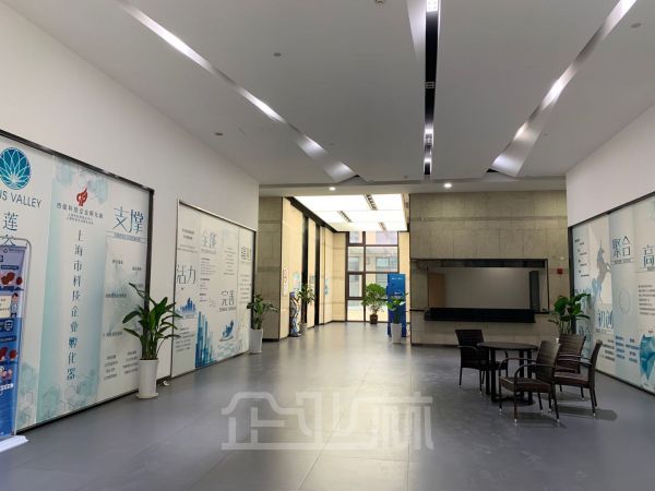 厂房正门图
