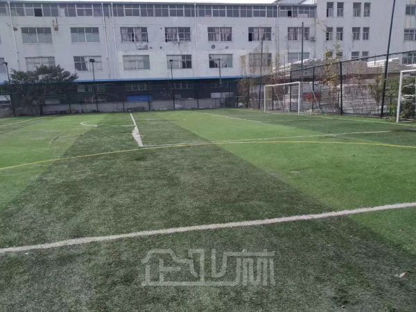 松江九亭泗泾交界处现有3.5亩空地出租，28万元/年，接受各类行业，货车进出方便。