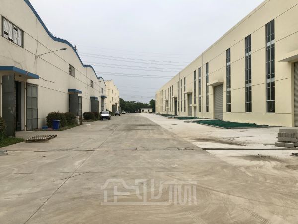 常州新北区现有车间面积5790㎡，全新办公面积1700.05㎡出租，大电量，有行车，空地大，好周转