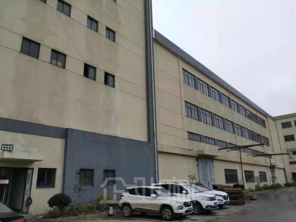 松江鼎盛路独栋三层4500平厂房对外出租    租金1.1元/天/平米