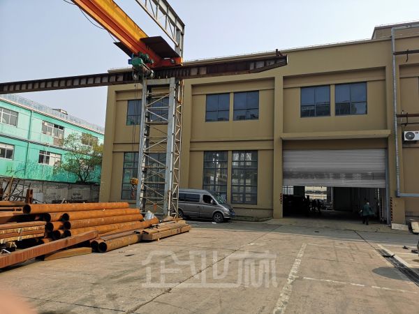 松江洞泾单层厂房出租面积2000平,场地大,配有行车