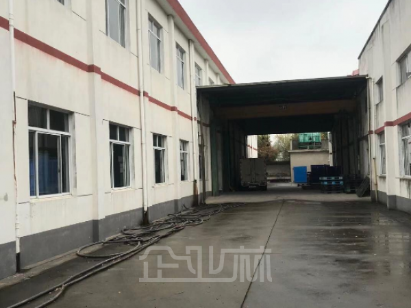 出租：苏州相城7910平双层厂房 层高8米 价格22元每平月 带行车 可分割价格好谈！！