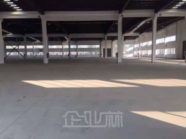 出租常熟常熟东南开发区50000平单一层厂房，配有独立办公宿舍；