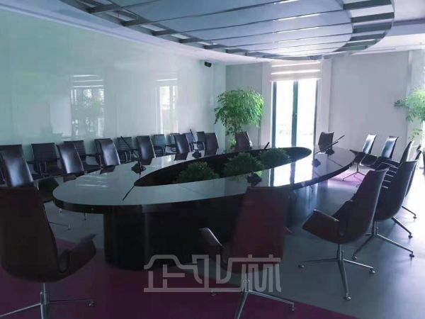 厂房正门图