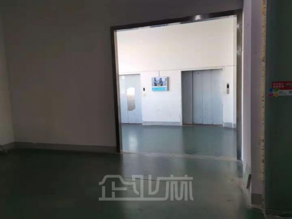 出租闵行开发区1280平二层厂房，现成精装办公