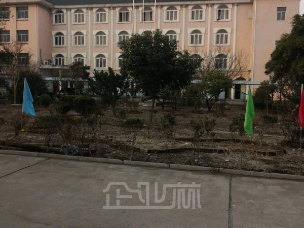 江苏南通如东县独门独院单层厂房出租面积16000平，配有行车，好分割