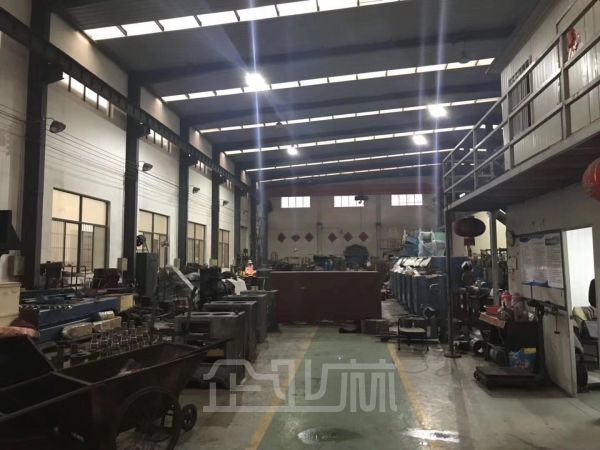 奉贤邬桥单层厂房1050平 高度9米 带5吨行车