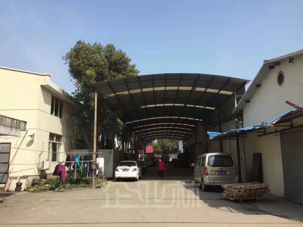 浦东新区新场镇单层厂房出租面积500平，证件齐全，位置好