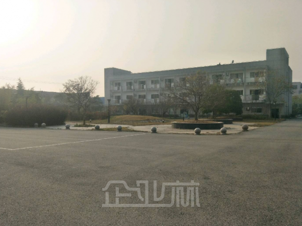 出售：吴江区6500平单层厂房 层高7.5米 带行车价格2500万 占地13亩 双证齐全！！