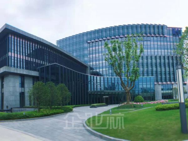 地铁口精装修办公3000平 适合企业总部 已经培育两家上市公司