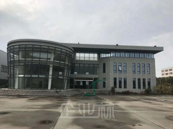 金山兴塔独门独院单层厂房出租面积27000平，标准厂房形象好，空地超大