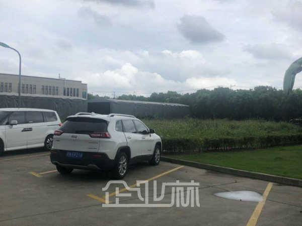 出售临港片区14000平单层厂房，占地35亩，104板块，土地剩余年限38年，9000万