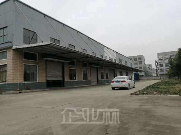 奉贤青村镇104地块独门独院单层厂房出租面积9000平，场地超大，证件齐全