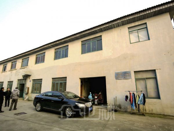 嘉定娄塘独门独院单层火车头厂房出租面积1611平,产证齐全,可分租