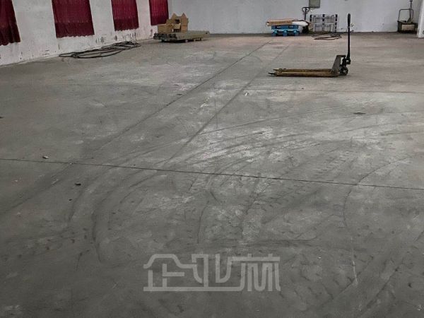 出租：太仓沙溪3000平单层厂房 层高6米 价格0.65元每平天 可分租 办公宿舍齐全！！