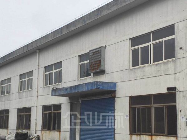 出售：太仓双凤2300平 独门独院 单层厂房 层高9米 带行车 产证齐全 打包价1670万好谈！