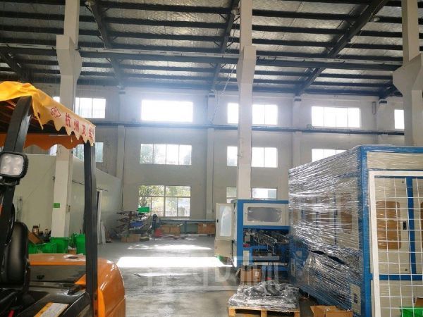 苏州工业园区胜浦3267平单层架行车厂房出租