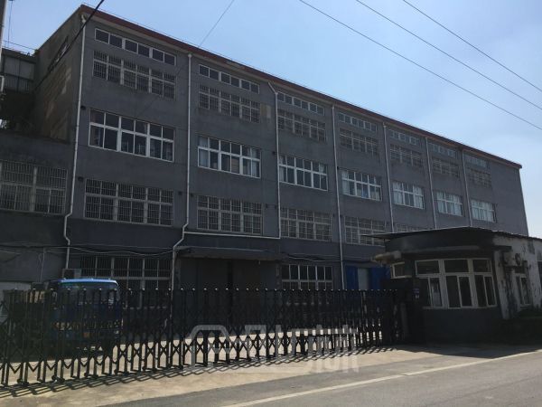 嘉定南翔双层厂房出租面积5500平，水电齐全，交通便利，周边配套齐全