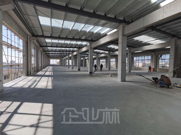启东高新区5000平底层厂房对外出租   租金0.6元/天/平米（家具可入）