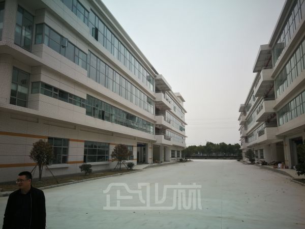 昆山高新区18000平三层厂房对外出租    租金30元含税含物业（整租价格可谈）