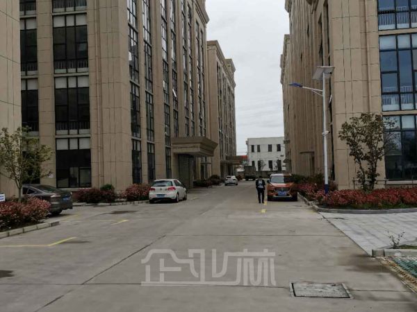 昆山陆家2000平多层厂房对外出租  租金20元/月/平米（含税含物业）