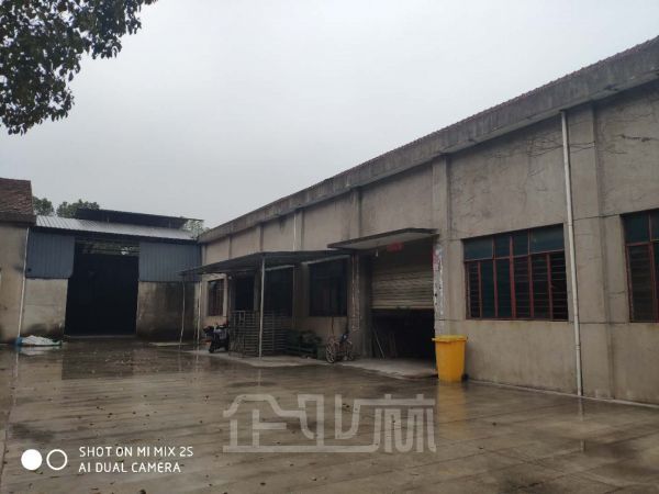 工业厂房：高速路口旁，有环评，可开炉，证照齐全