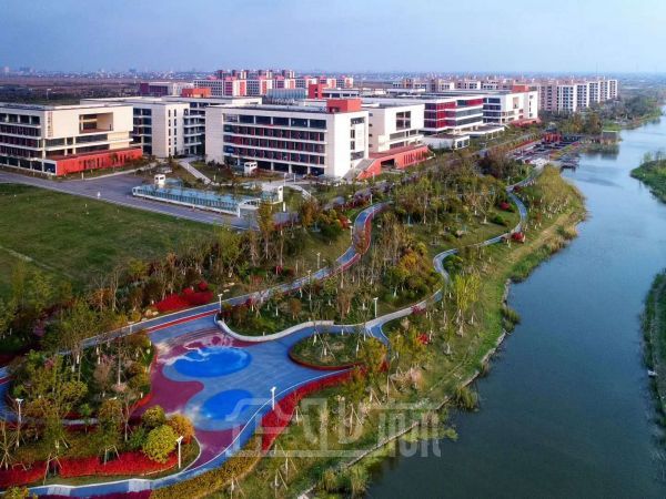 厂房正门图