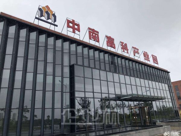厂房正门图