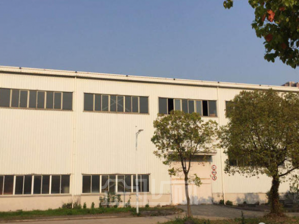 苏州工业园区1350平底层架行车厂房出租