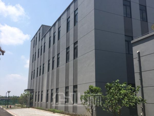 厂房正门图