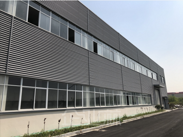 嘉善海宁尖山新区双层厂房出租面积4600平，全新独栋化工厂房，可做水性胶和乳白胶