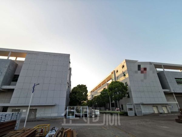 上海奉贤区104地块工业用地34000平米双层厂房急租,价格可谈!!!