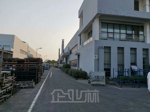 浦东祝桥独门独院单层厂房出租面积13000平，大小好分割，