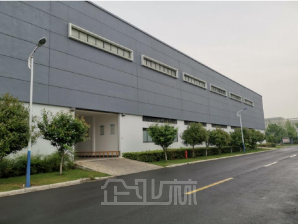 中关村 一局二火车头厂房4400平 高度11.5米