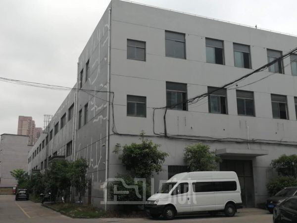 ​出租上海嘉定南翔104地块单层厂房，1200平-4000平，有全新环氧地坪！！