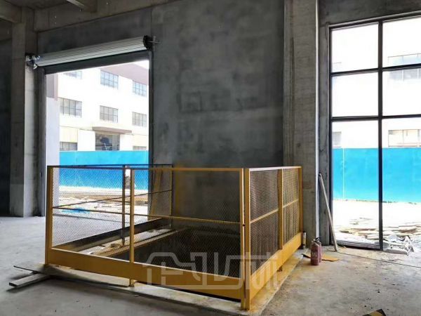 厂房正门图