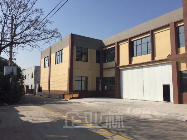 出租祝桥独栋单层1050厂房，可住可环评，有排污指标
