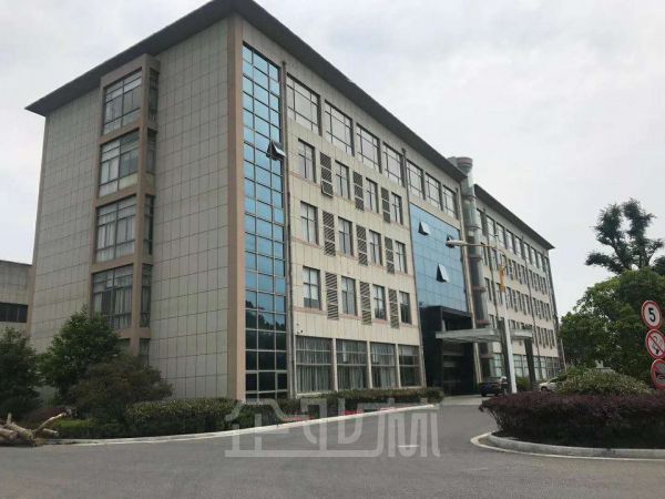 金山兴塔工业区104地块独门独院单层厂房出租面积25000平,配套齐全,形象好