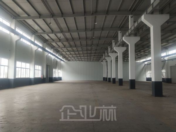 奉贤青村104地块 独院单层4155平米行车厂房出租，可架行车！！